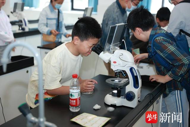南京市力人学校(中学部)"数学小玩家"实验室揭牌!