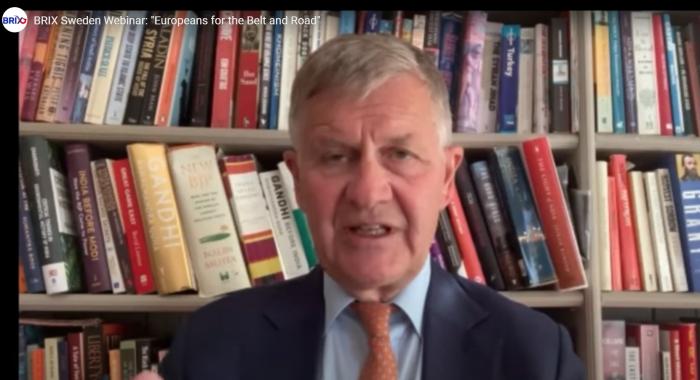 研讨会期间,索尔海姆分享了自己关于欧中绿色能源合作的看法.