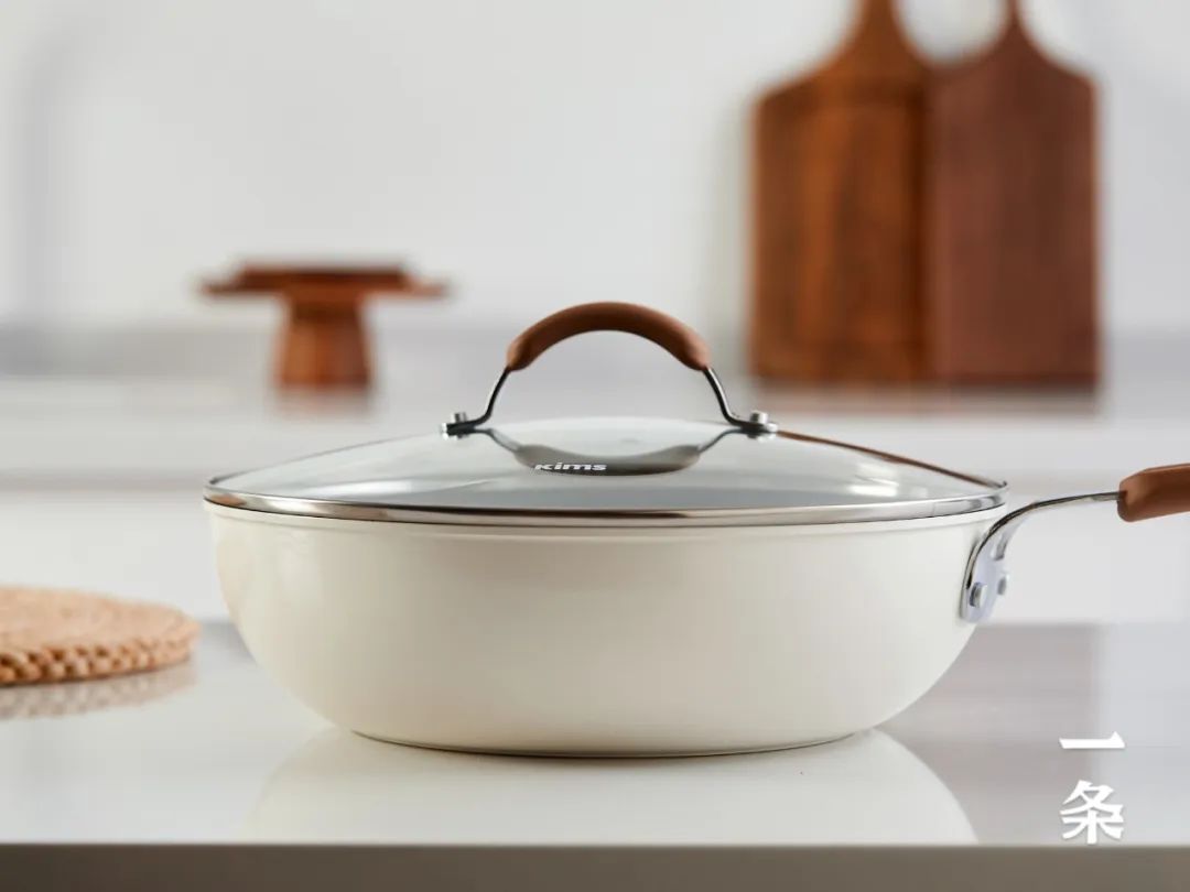 轻松烹饪云朵不粘锅,煎炸焖煮一锅搞定,不粘不糊,一冲