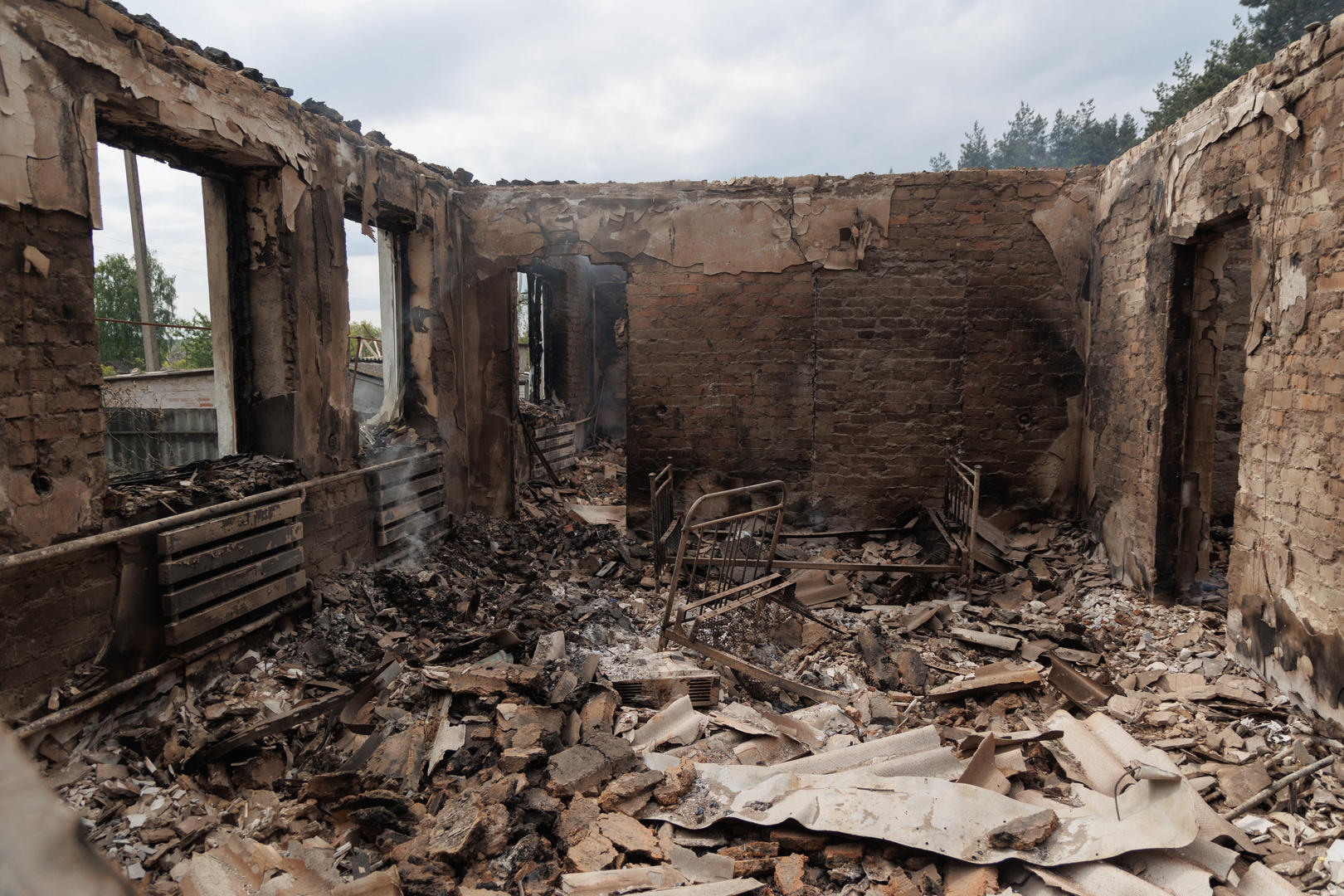 ▲乌克兰哈尔科夫，俄军炮击哈尔科夫后，建筑受损。图视觉中国
