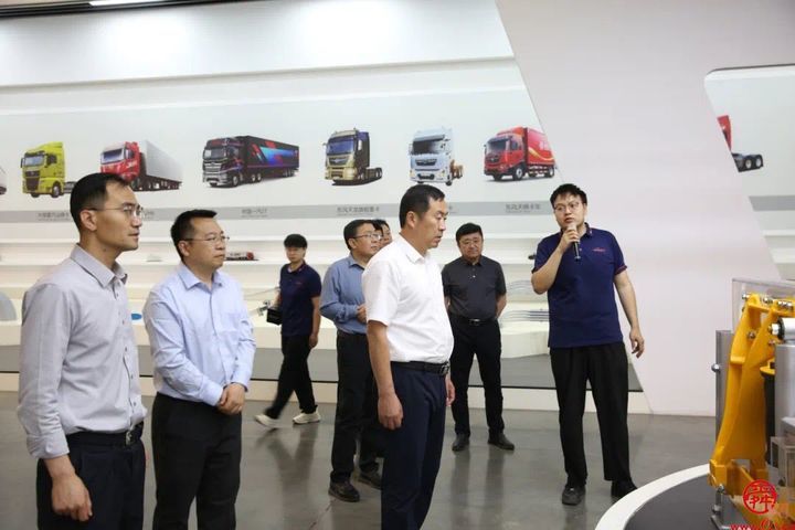 在淄川经济开发区,工委副书记,管委会主任张继波以及班子成员刘海鹏