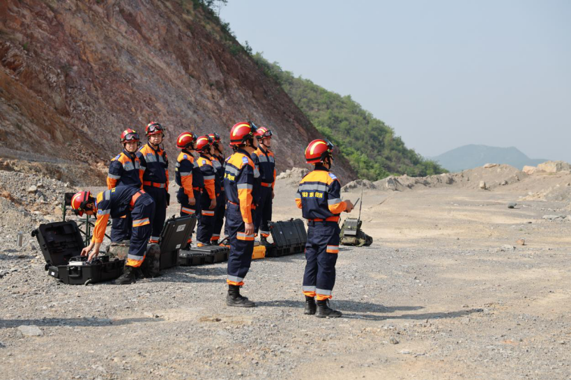 河北省矿山和地质灾害应急救援总队模拟实战开展拉动演练
