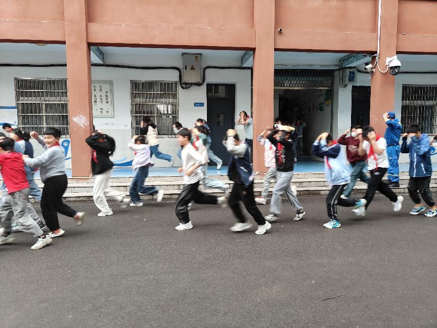 防灾减灾 你我同行——怀远县城关小学开展"防灾减灾日"宣传教育系列