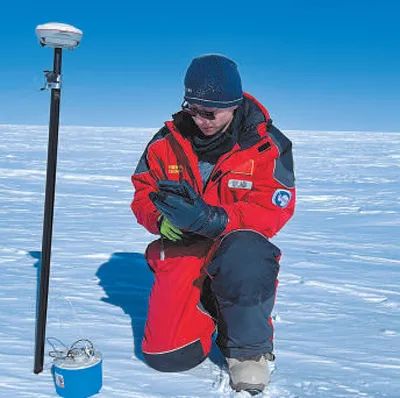 在极地书写青春华章