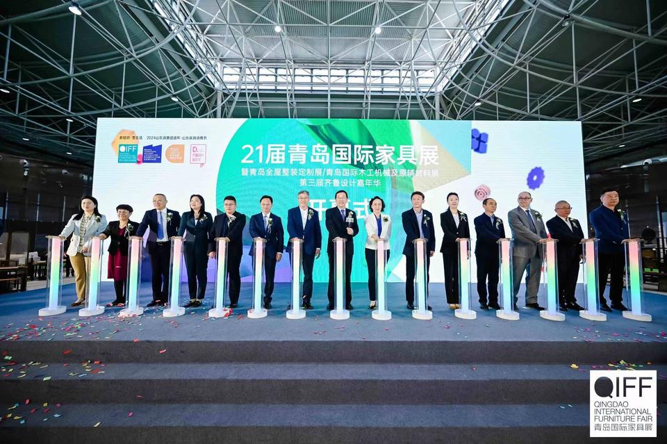 中国家具协会副理事长张冰冰,世界家具联合会秘书长,中国家具协会副