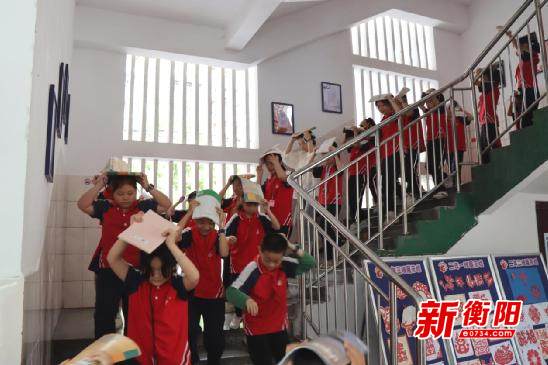 石鼓区下横街小学开展防震应急演练暨防灾减灾知识宣讲活动