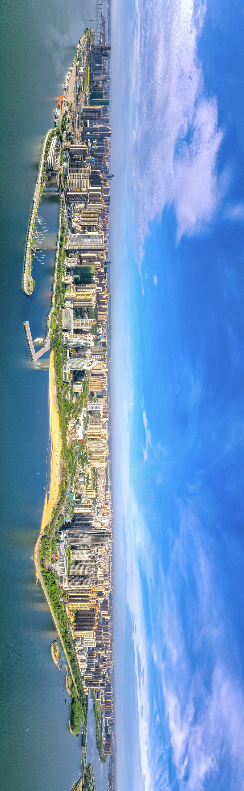 碧海蓝天下的金沙湾.罗锦屏 摄