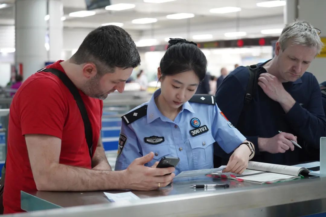 为你喜欢的照片打call!|警察_新浪财经_新浪网