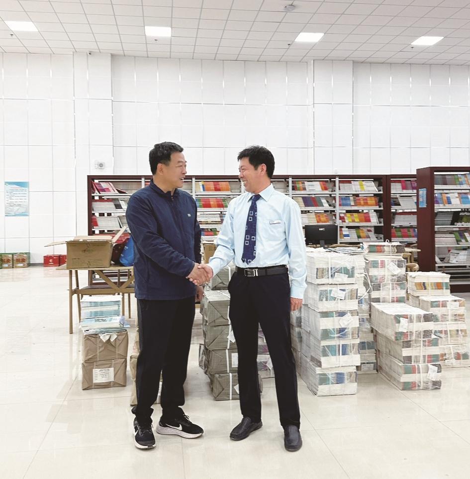 建行邯郸黄粱梦支行 走进校园捐书献爱心