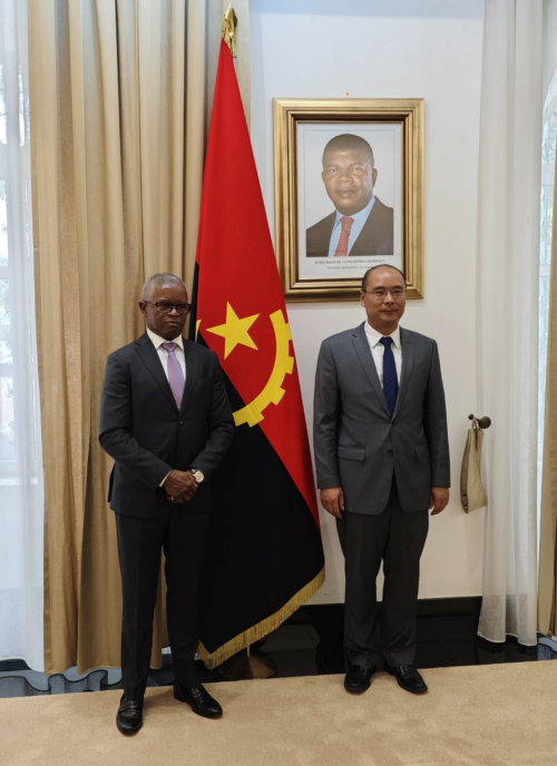 会安国务部长兼总统军事办公室主任富尔塔多|安国市_新浪财经_新浪网