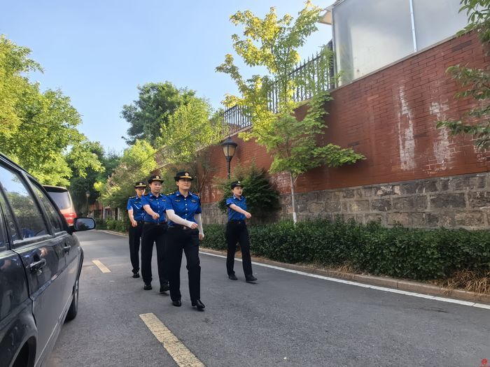 打造温暖品牌 舜华路街道城管女子中队"亮相"街头