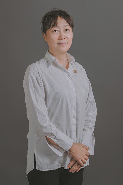 曾获全国优秀中学地理教育工作者,江苏省优秀教育工作者,镇江市优秀