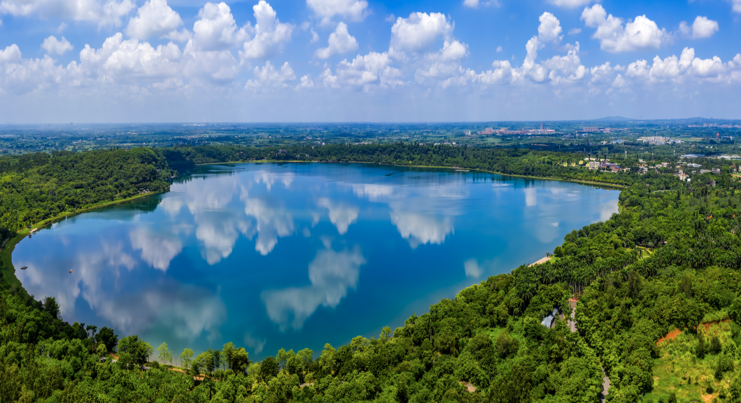 给眼睛放假,在湛江遇见"克莱因蓝"!