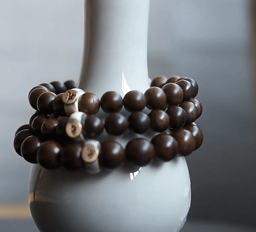 「一生要有一条」的手串,果香浓郁,凝神静气,优雅不过时