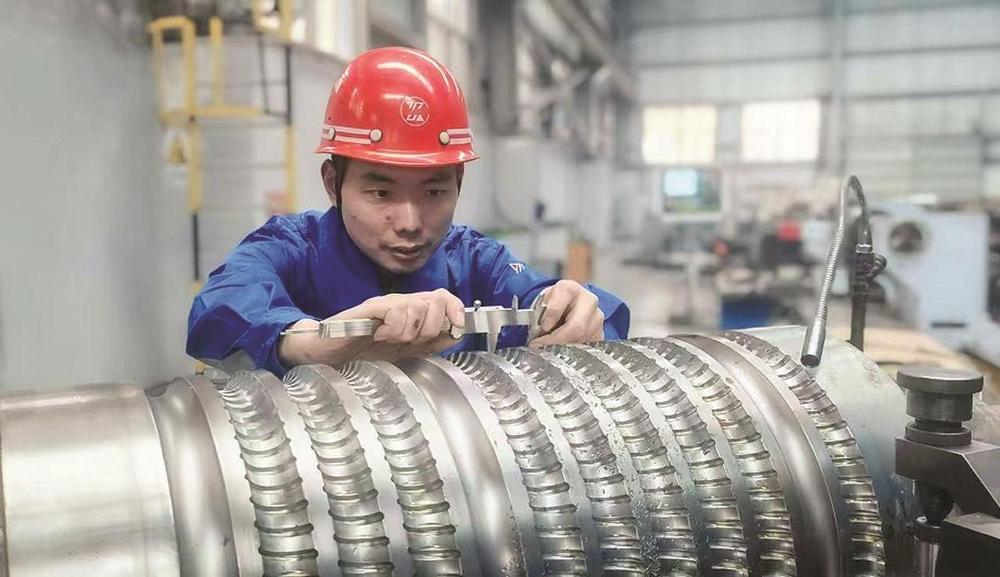 编者按为大力弘扬工匠精神,引导全市广大职工学习工匠精神,争当工匠