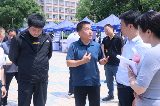 就业服务 职引未来 西安市临潼区举办2024年公共就业服务进校园综合类