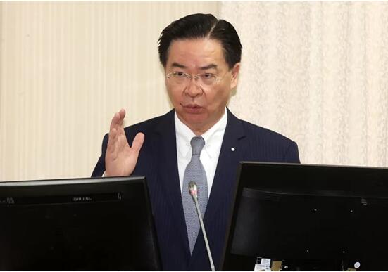 吴钊燮“林北”措辞惹议后自称“乡下人”,彰化县长王惠美批:自我辩解|吴钊燮_新浪新闻