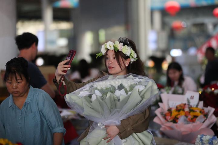 财经聚焦丨"鲜花经济"催生千亿级消费新蓝海
