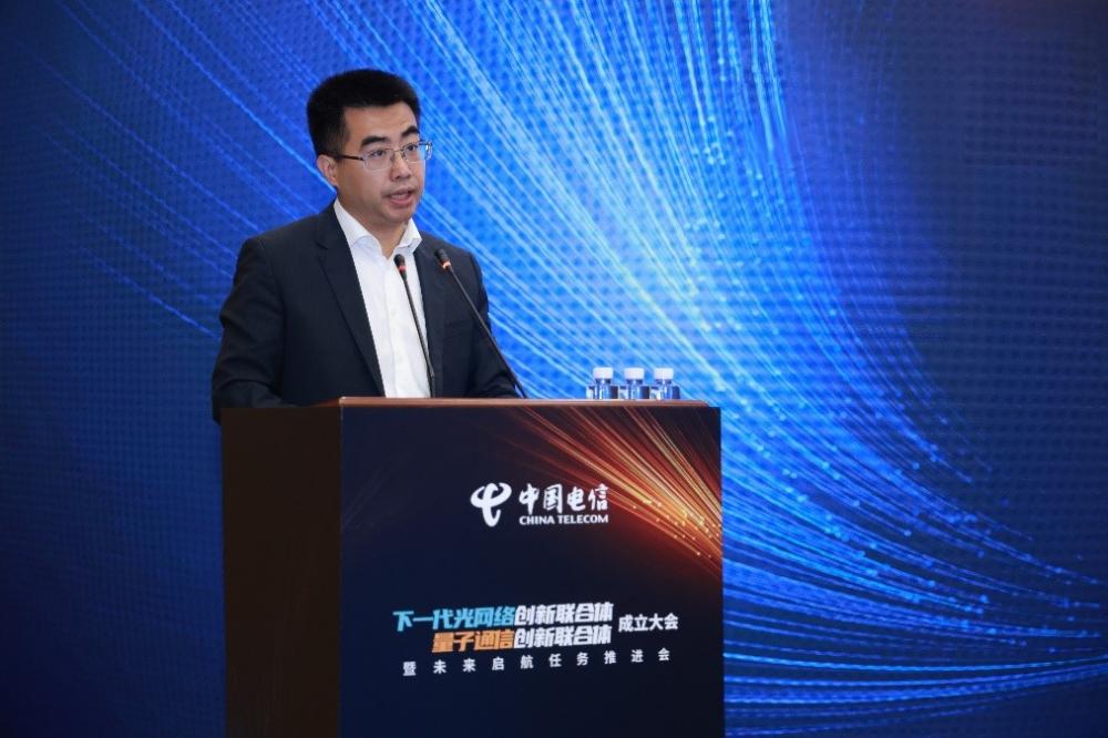 国资委科技创新局副局长方磊传达了国务院国资委的工作部署,充分肯定