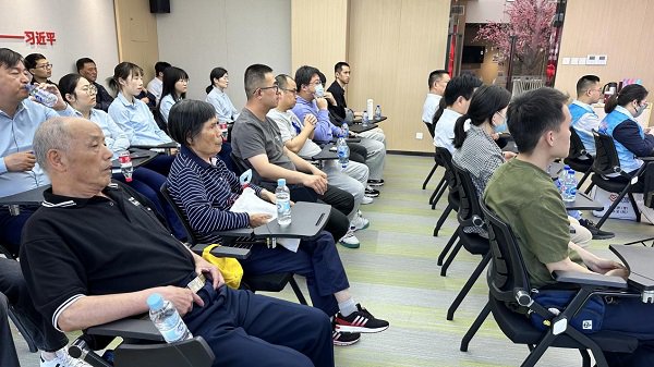 普陀区中心医院骨科行政主任,主任医师付青格医生分享有关骨折与骨质