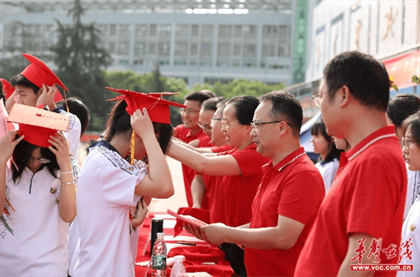 桂阳三中举行2024届高三成人礼仪式活动