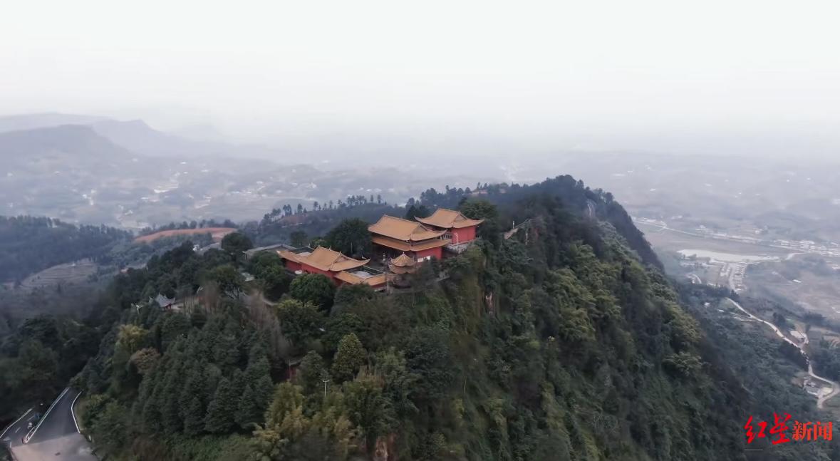 川南名寺西明禅寺据《宜宾历史文化旅游》一书记载:佛来山曾有"反来