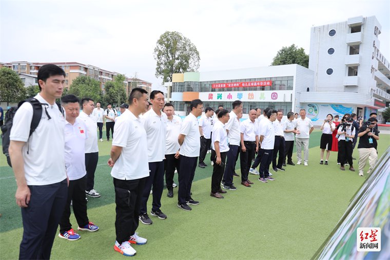 巴蜀文娱明星马薇,廖健,林晓东(矮冬瓜),万喜,谷海燕(麻花),马维维