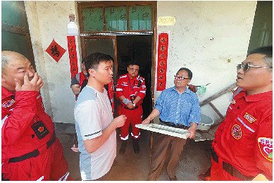 "知道了大伯埋葬地,明年清明去祭拜"
