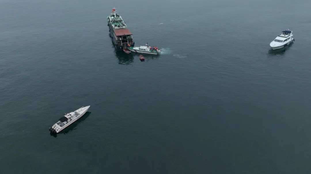 免休渔船5500余艘,涉及粤桂琼三省(区)和港澳地区,地域范围广,管理