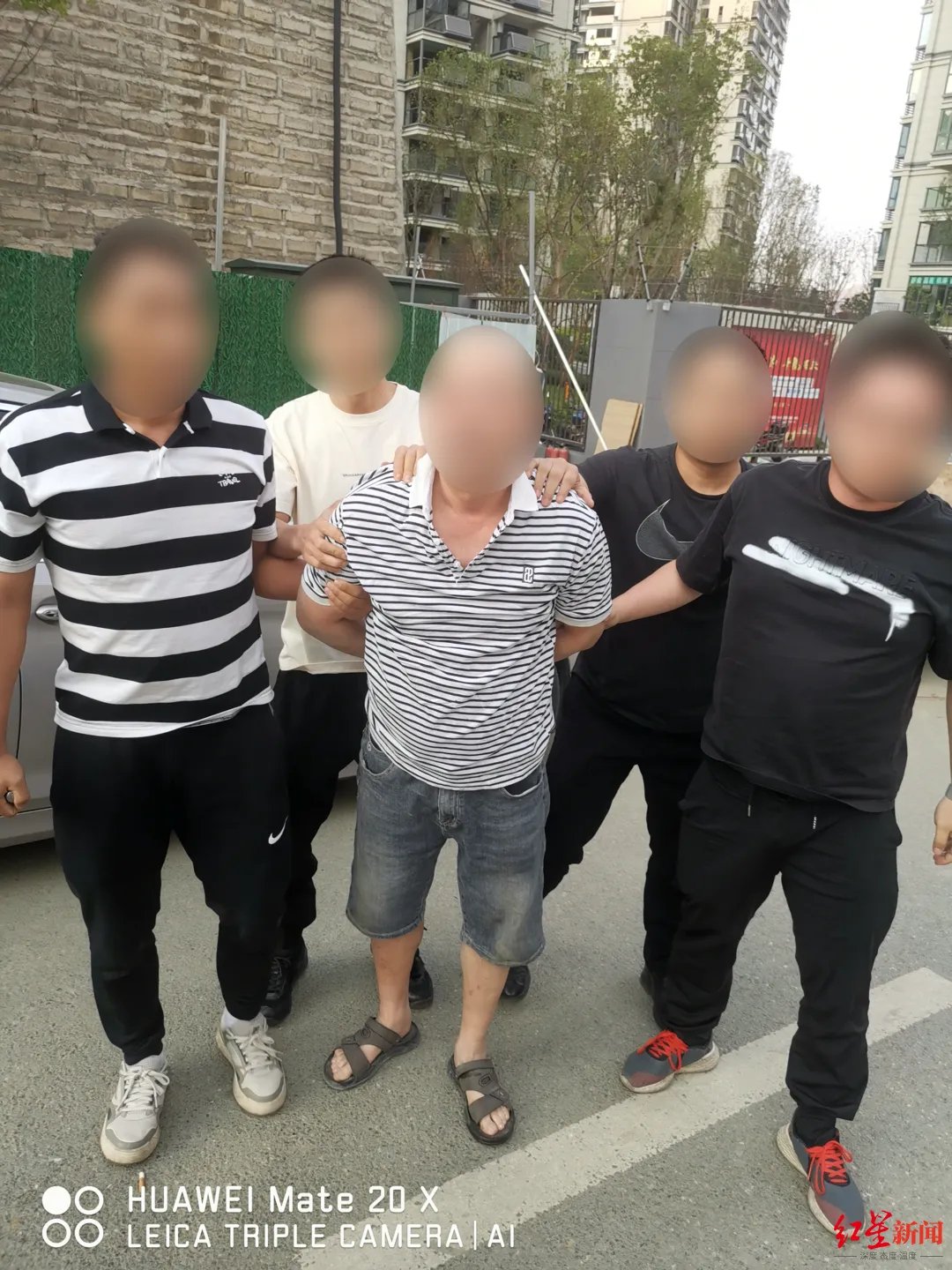 历经50个小时奋战,该局成功抓获一名潜逃33年的吉林籍命案在逃人员