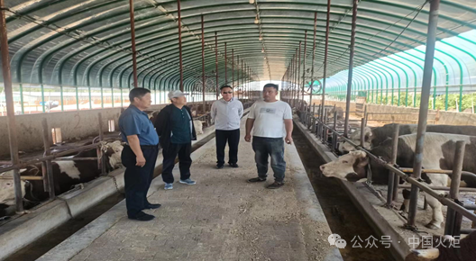 5月15日,喀左县关工委常务副主任高向忱,副主任杜文生,秘书长张才组成