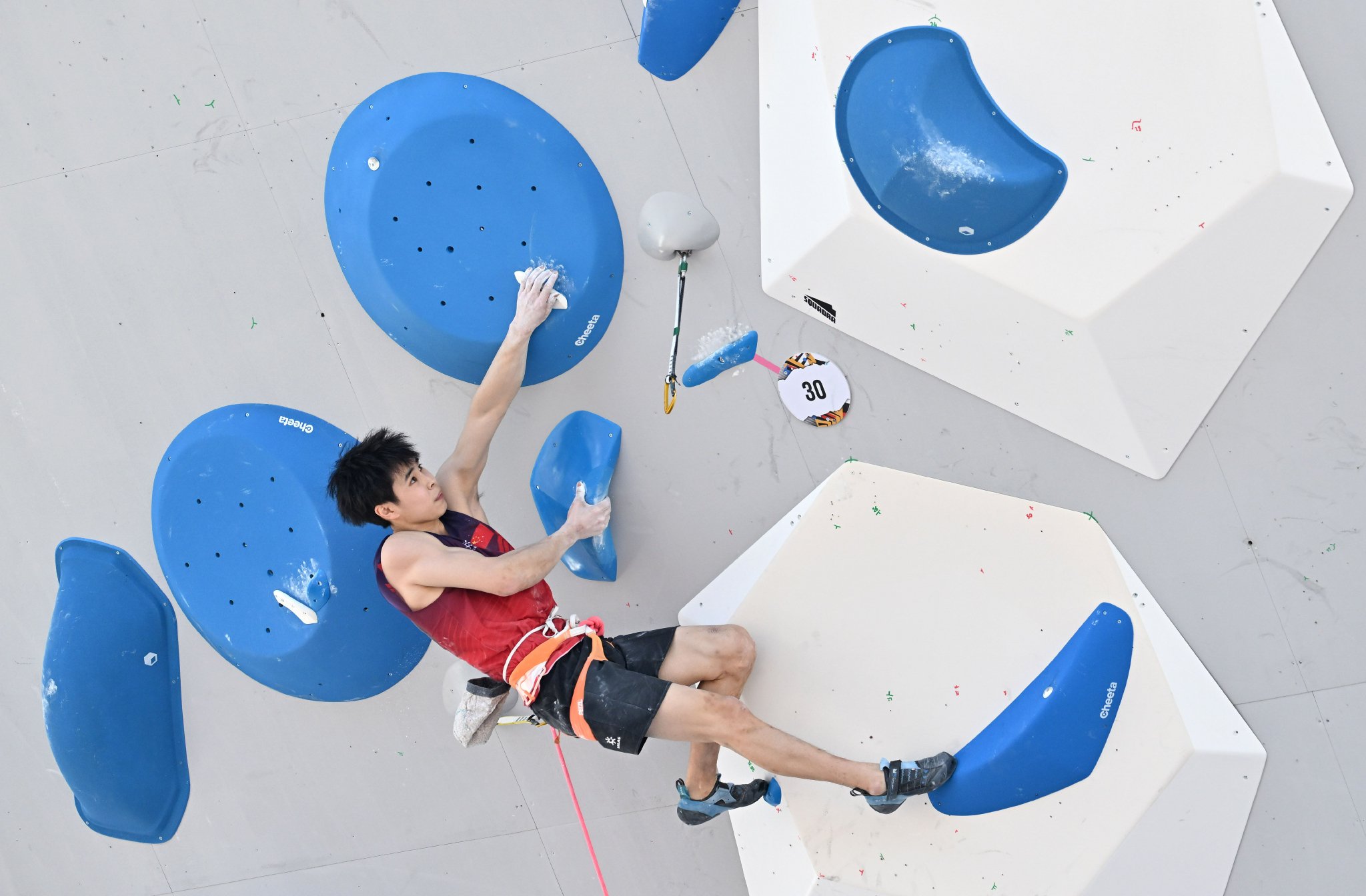 奥运资格赛上海站  中国攀岩选手晋级全能决赛