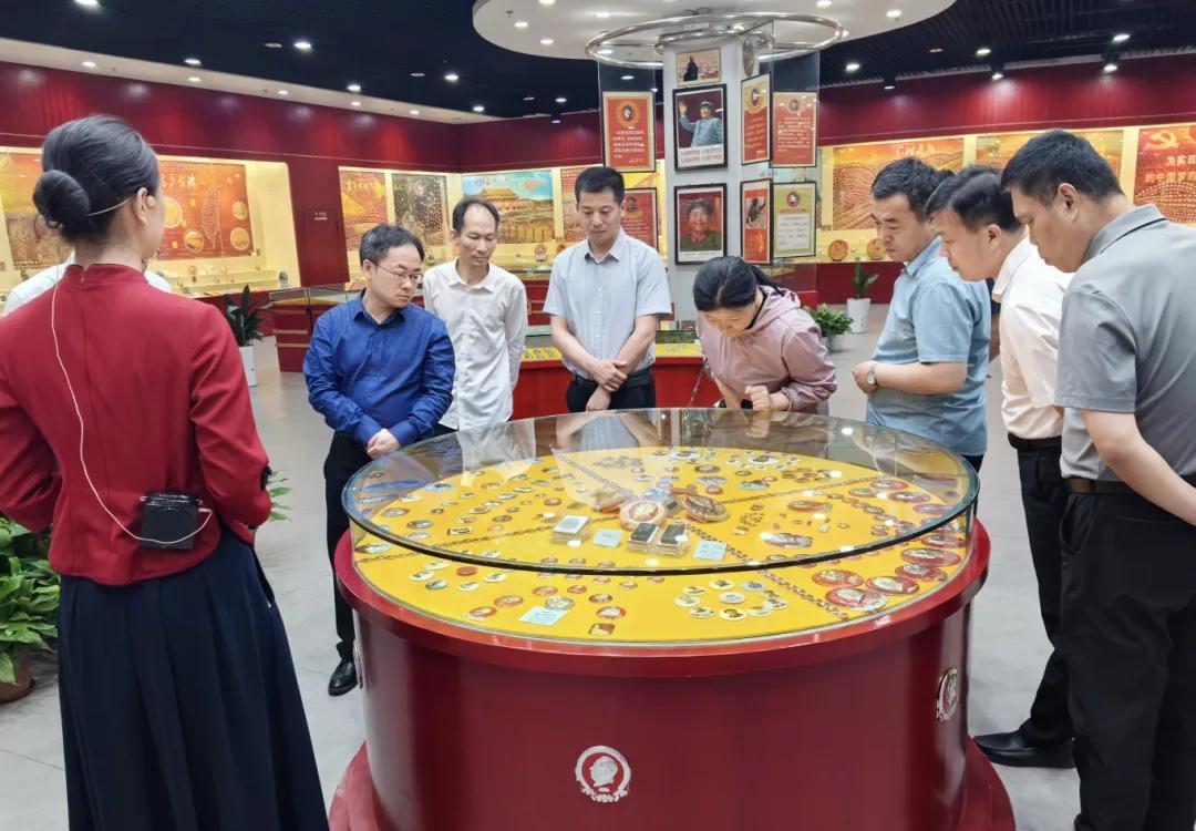 山东省委党史研究院方志馆馆长乔士华一行到山东步长园区调研