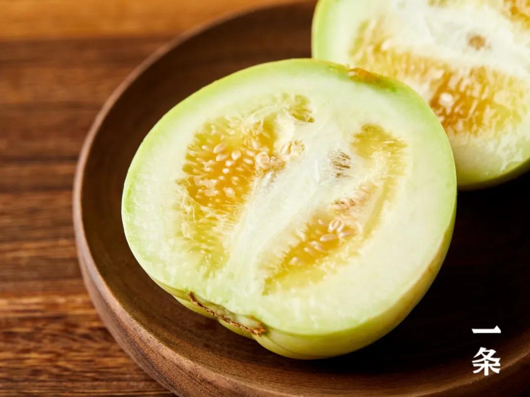 山东马连庄甜瓜,不用削皮,连籽带瓤直接吃,香,脆,甜!