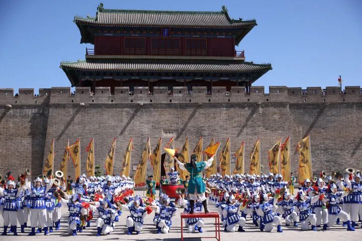 和两日游攻略4条,并联合美团,携程等平台,推出门票减免等系列优惠措施