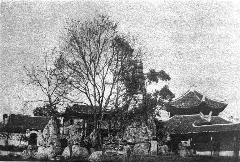 20世纪40年代安顺城内的颐春公园。 （蒋旭英 摄）