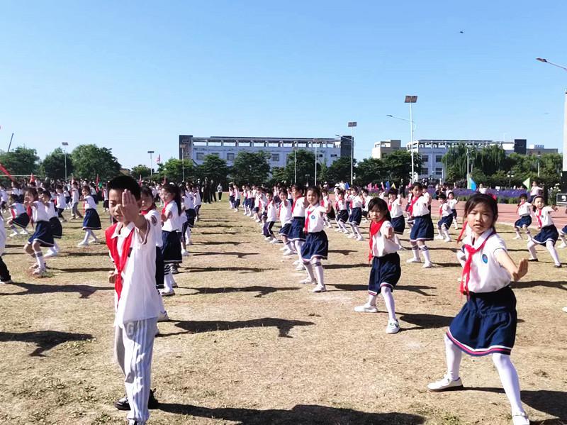 濉溪县五沟中心学校成功举行第七届田径运动会