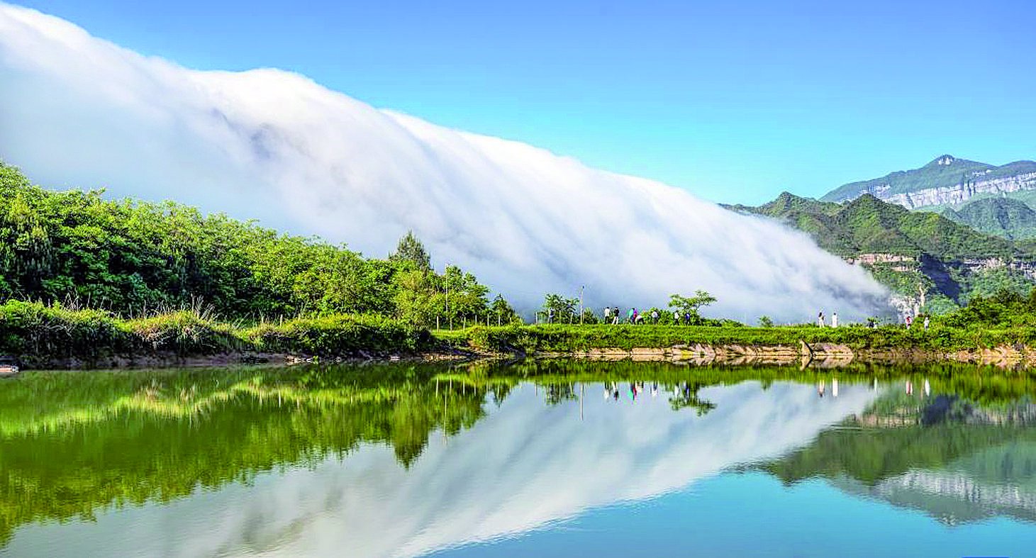 重庆市南川区金佛山东麓出现云瀑景观 新华社发万盛黑山谷风景区5月19