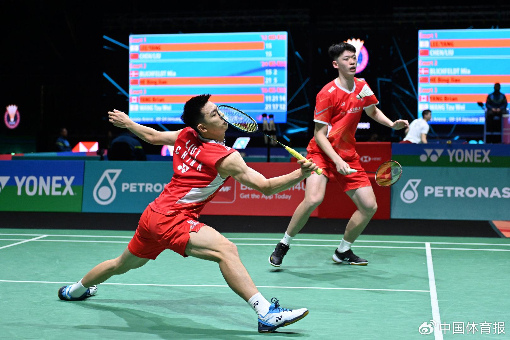 女单两场半决赛上演的都是中国队与泰国队的较量,韩悦顶住对手的冲击