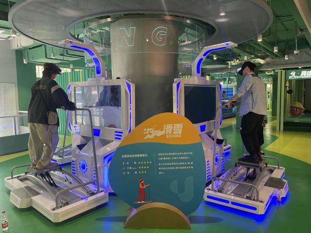 "我们希望听普通话讲解"42位香港浸会大学本科生为何这么说