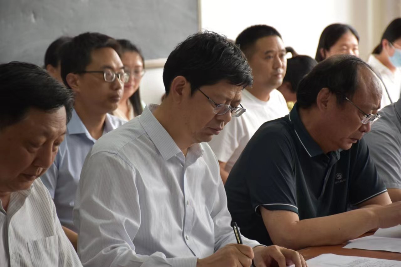 杨文普在南阳市二中调研指导 高三备考工作时强调—— 强化"四个重点"