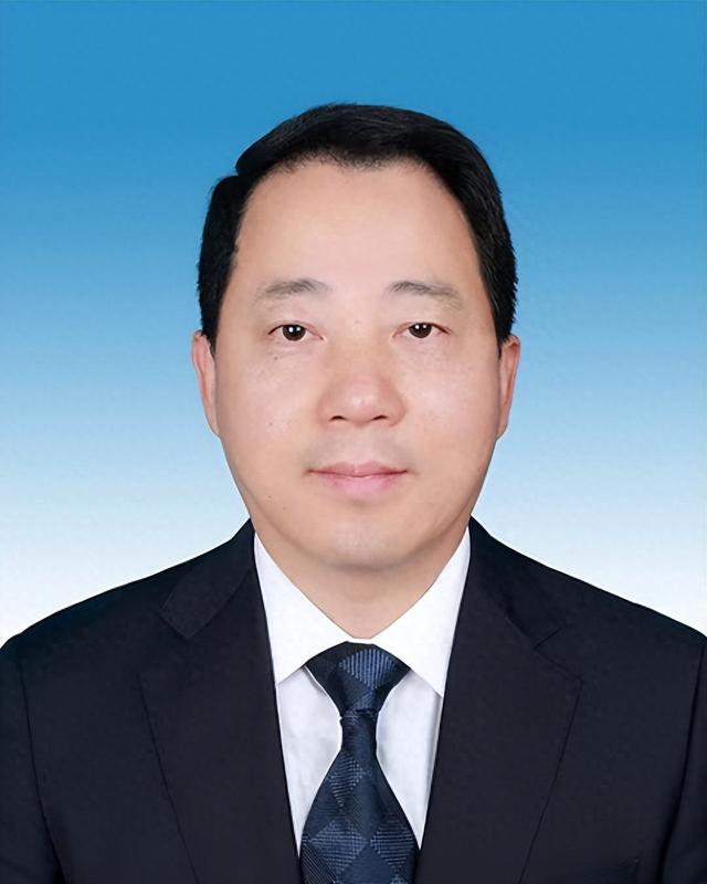 曾任福建省纪委监委离退休干部工作处处长,省纪委副秘书长,机关党委