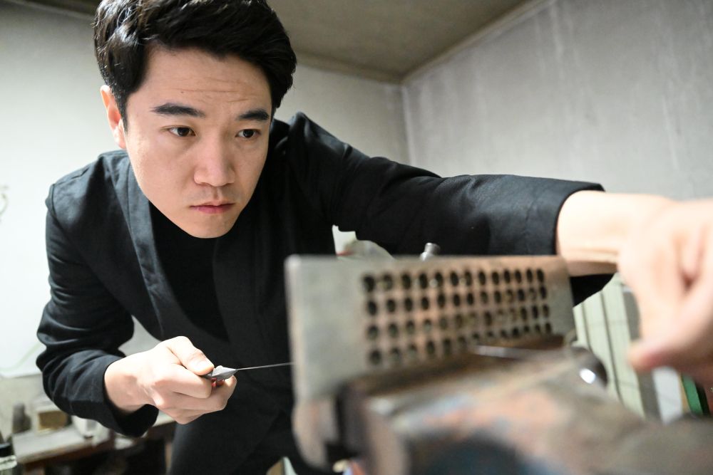 马氏花丝镶嵌:纤云弄巧金丝细