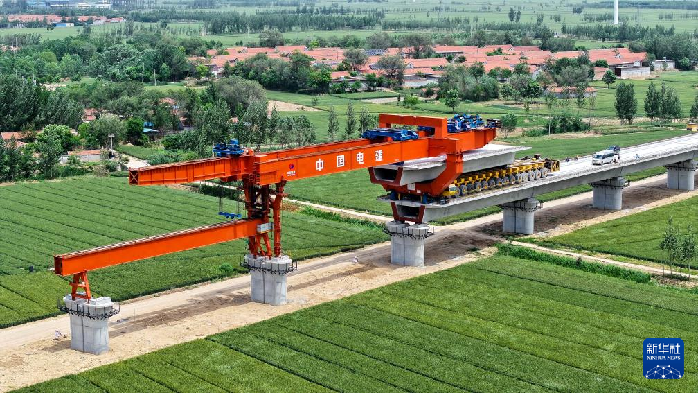 济滨高铁是山东省快速铁路网鲁北通道和济南都市圈城际铁路网的重要