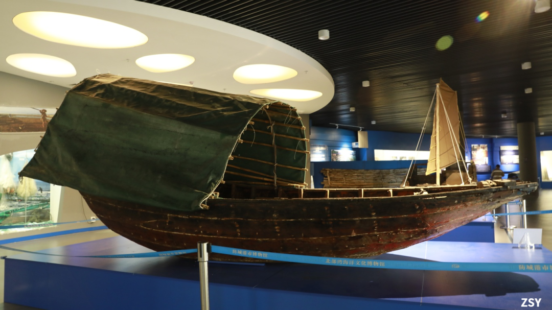 分为"沧海桑田""走向远洋""海洋强国""海陆中国""深蓝圆梦"五部分