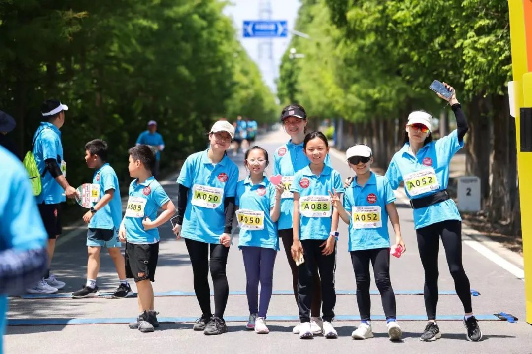 父亲赵品松和母亲朱倩倩都是跑步运动爱好者,参加过多次马拉松比赛,在