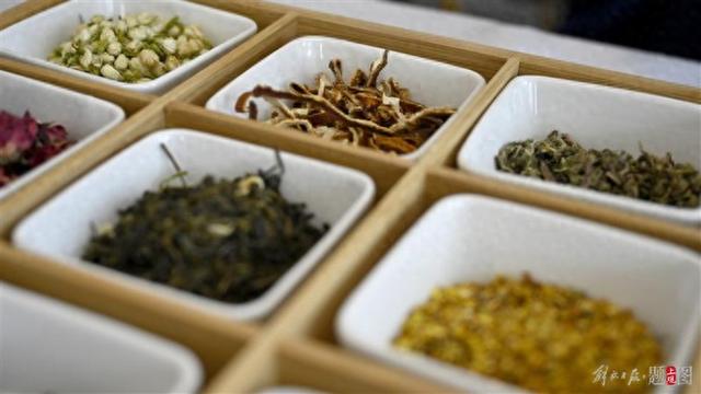 杭州1.3元一包的中医养发饮售罄!最多一天卖出14万份,网友吵着要补货|人民医院_新浪财经_新浪网