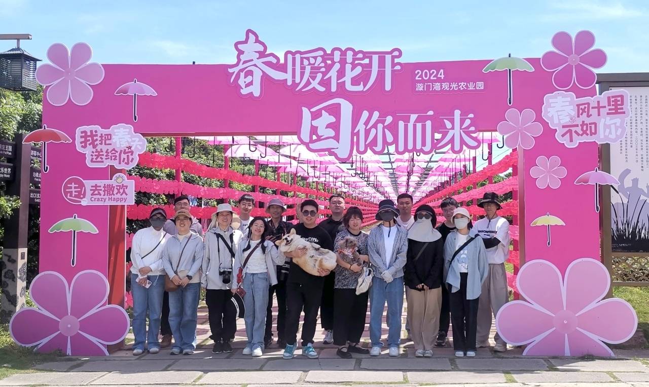 5月16日,玉环市楚门镇乡村艺校手机摄影培训班的学员们,齐聚玉环漩门