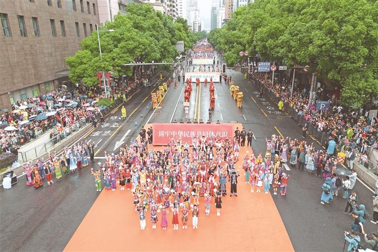 赵松 摄(贵州图片库发)本报讯(记者 何欣)5月18日,贵阳市开展"娱"