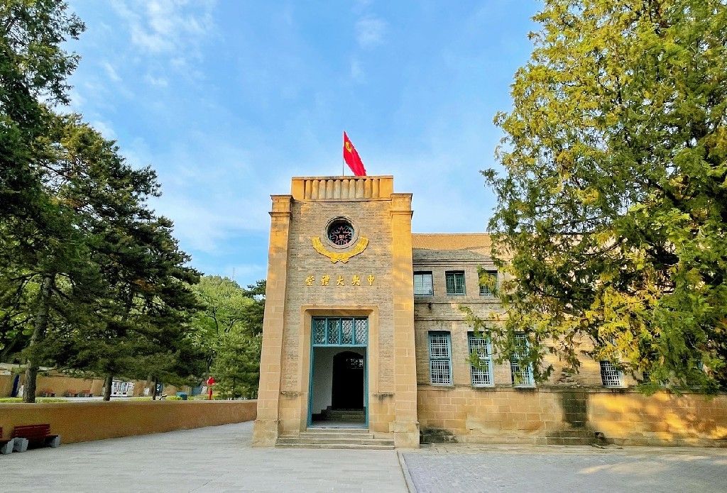 延安杨家岭革命旧址中央大礼堂供稿:延安杨家岭革命旧址作者:雷敏